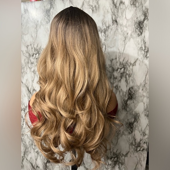 24 Inch Brown to Blonde Balayage wavy Hair Wig | Natural look - Picture 6 of 13